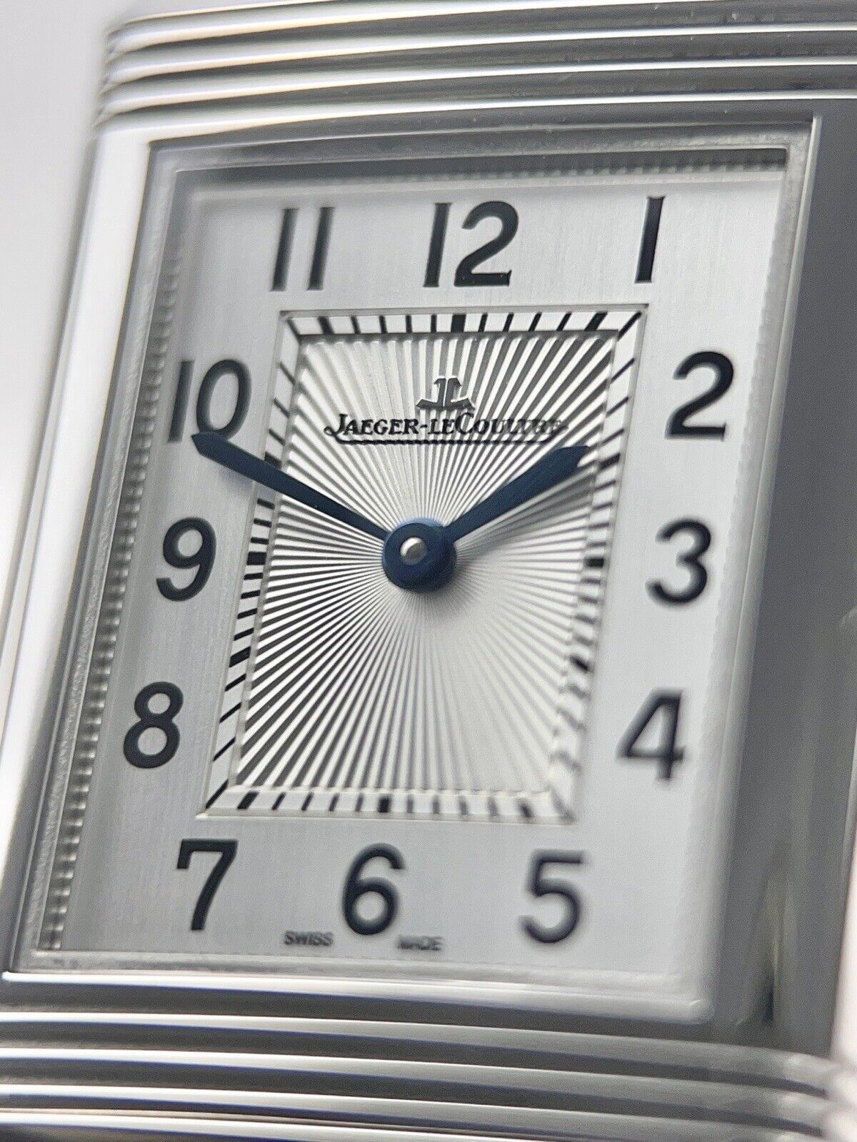 JAEGER-LECOULTRE Q2548440 Reverso Classic Medium Slim Men's Watch Box & Papers