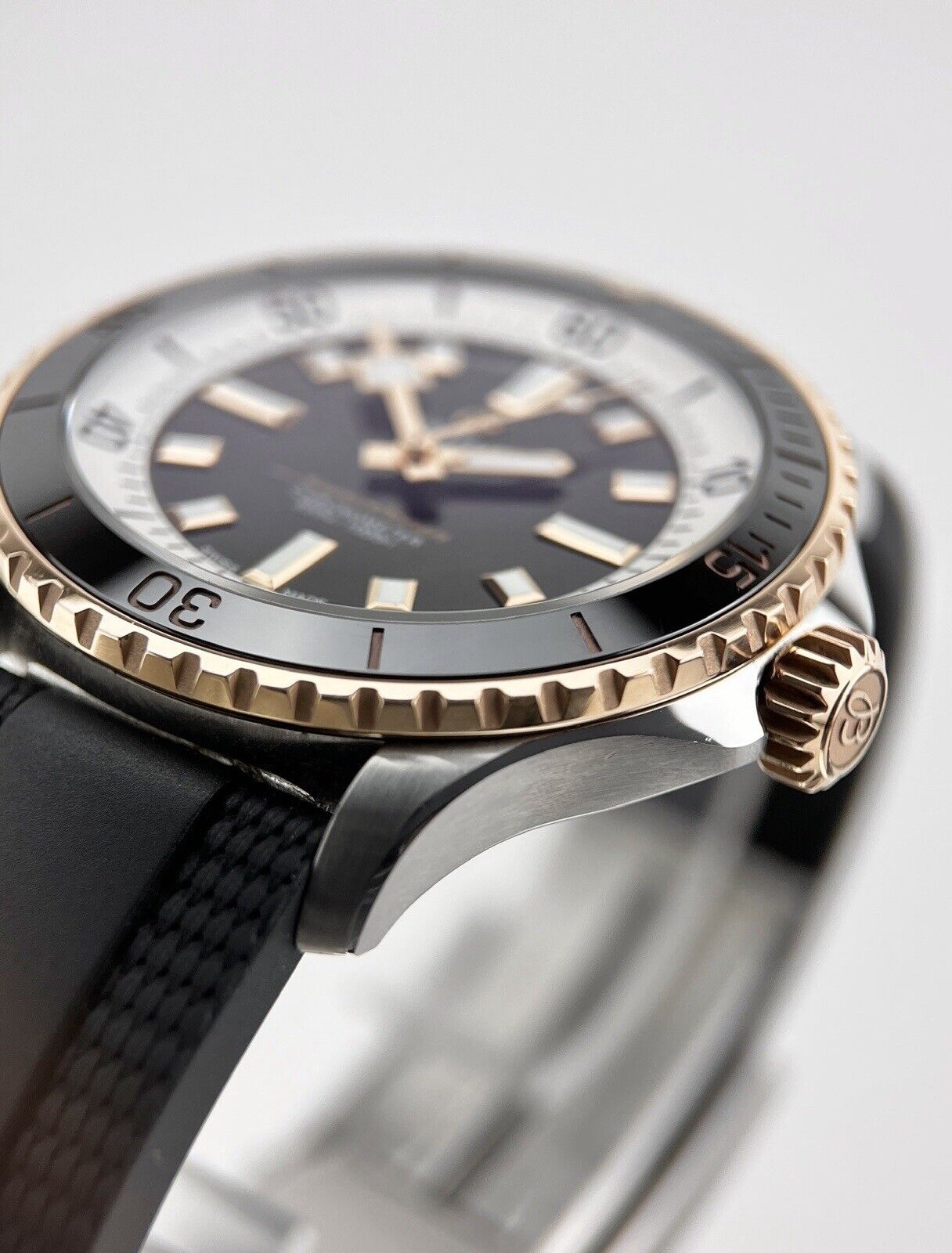 Breitling Superocean 42mm Two Tone Automatic U17375 Stainless And Rose Gold
