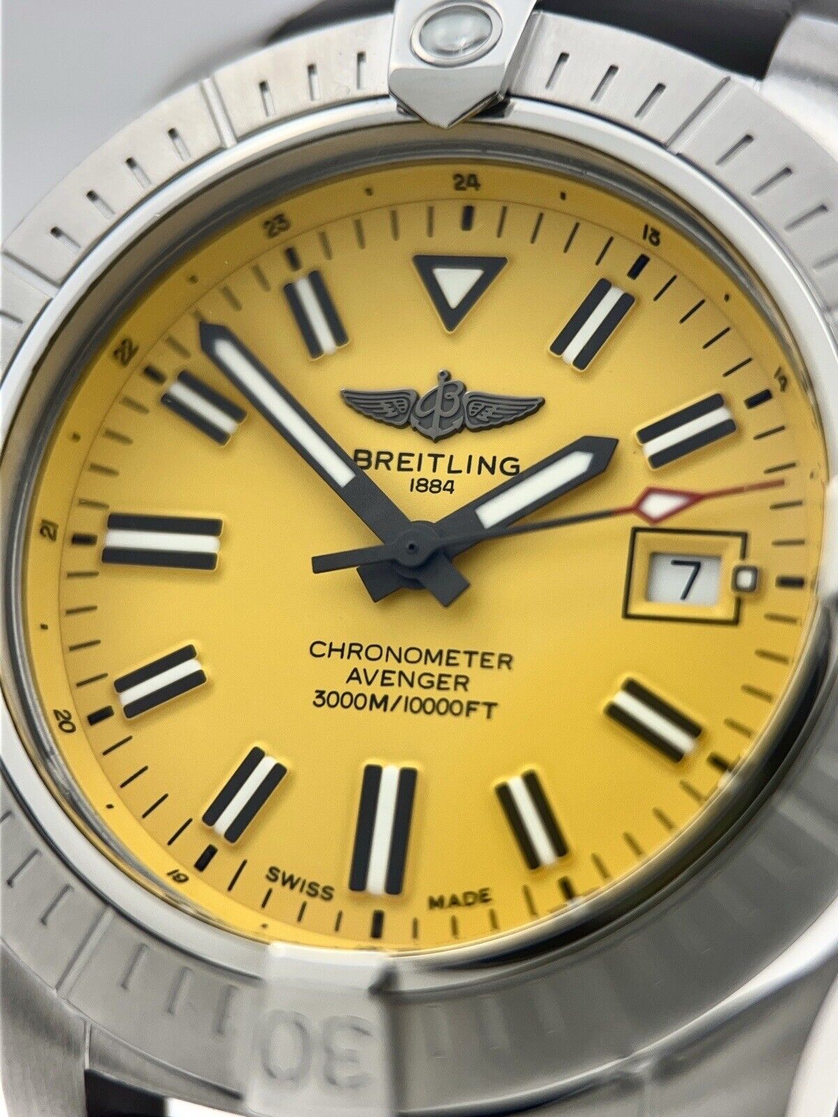 Breitling Avenger Seawolf 45mm Yellow Dial Automatic Watch A17319 Box And Papers
