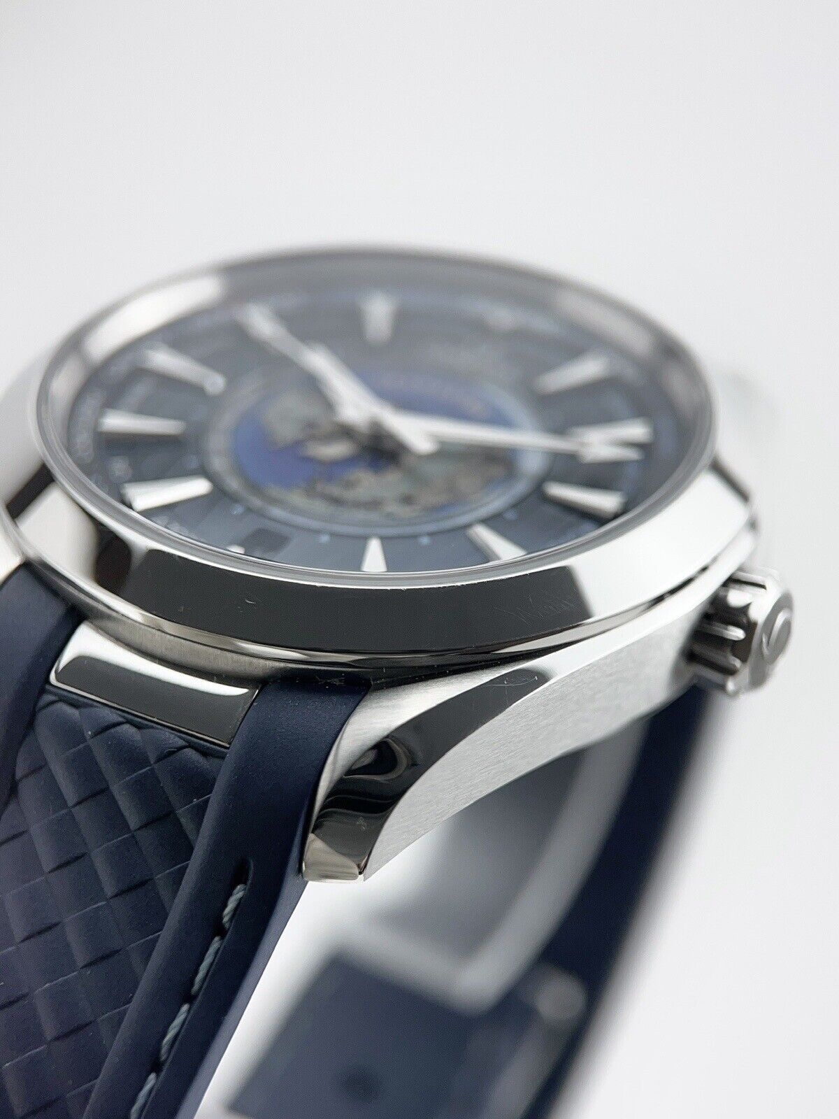 Omega Seamaster Aqua Terra 43mm Automatic Ref. 220.12.43.22.03.001 Box & Papers