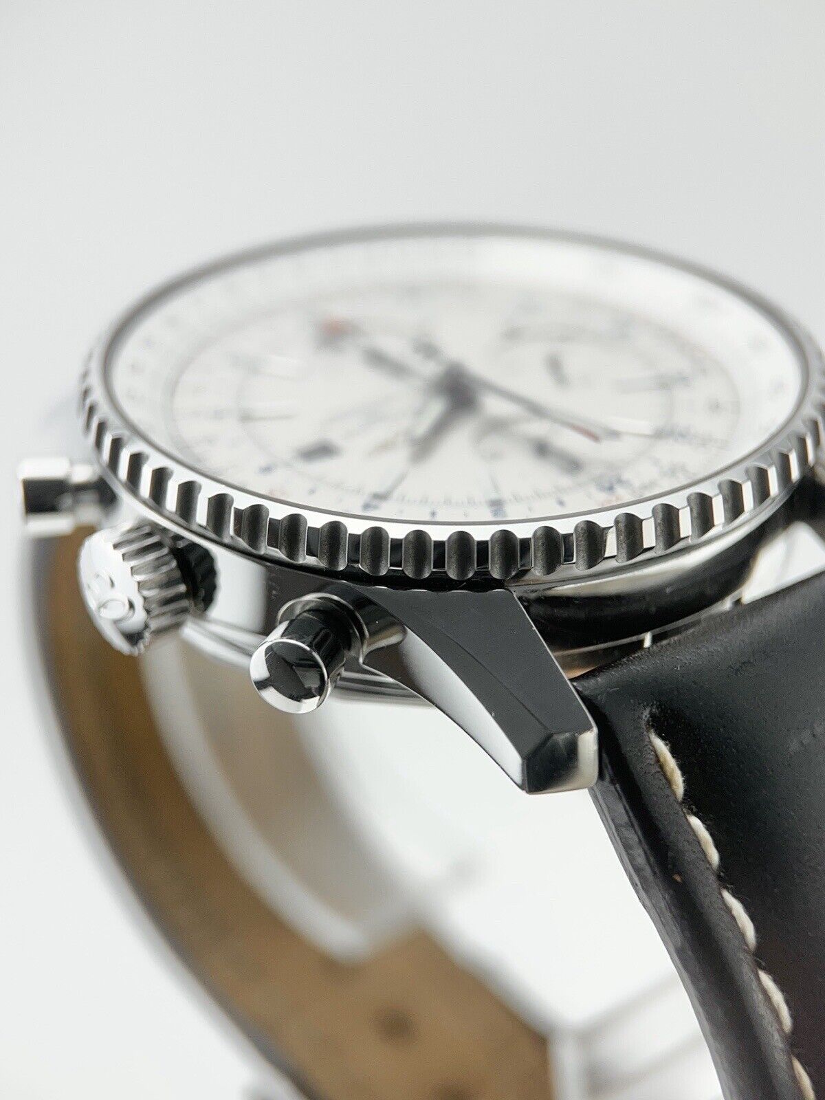 Breitling Navitmer World Stainless Steel White 46mm Automatic Men’s Watch A24322
