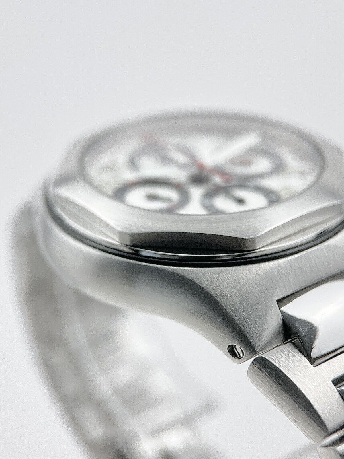Girard-Perregaux Laureato EVO3 Automatic 44mm 80180-1-11-1111 Box & Papers