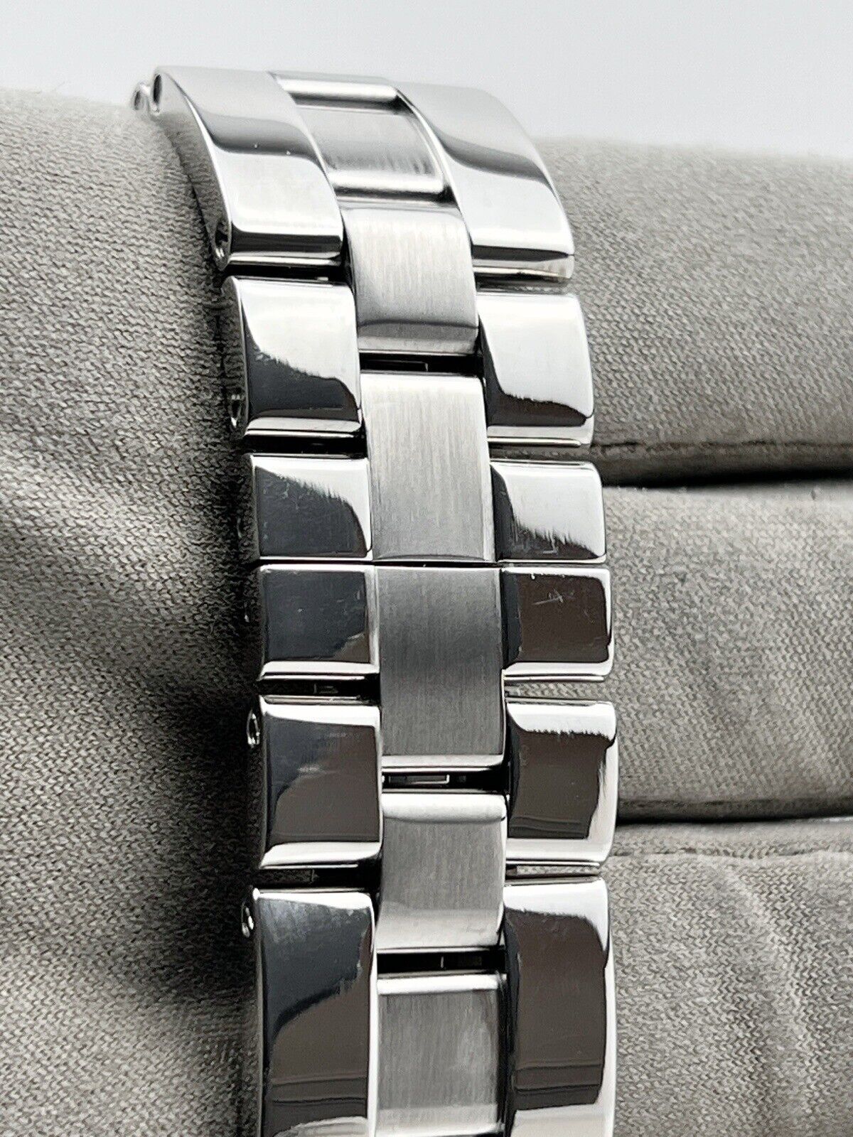 Cartier Roadster Chronograph Watch 43mm Automatic Silver Dial Ref-2618