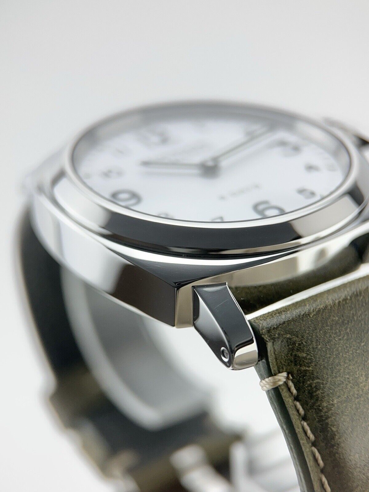 Panerai Luminor Base 8 Days Stainless Steel White 44mm Manual Wind Men’s Watch