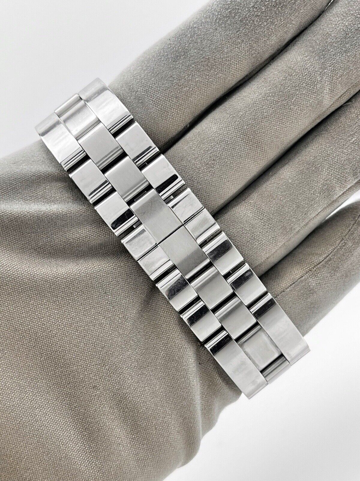 Men's Cartier Roadster Large 39mm Automatic Silver Dial W62025V3